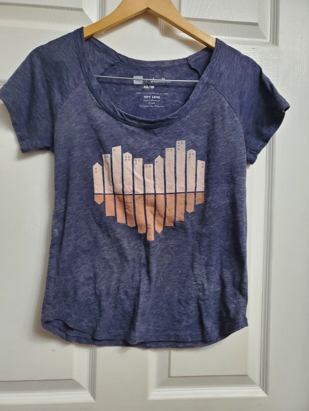 GAP + Threadless Navy Graphic 'City Love' Tee - SIZE XS